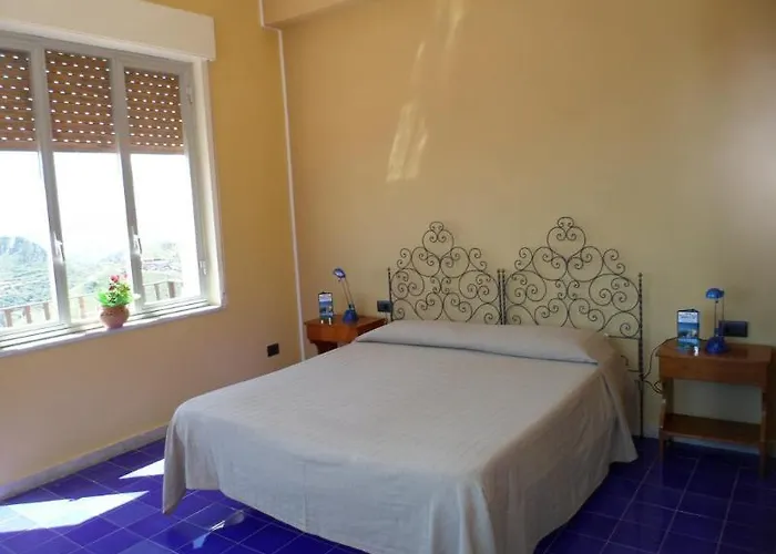 西西莉亚全景酒店 卡斯泰尔莫拉