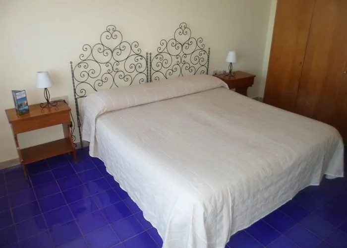 西西莉亚全景酒店