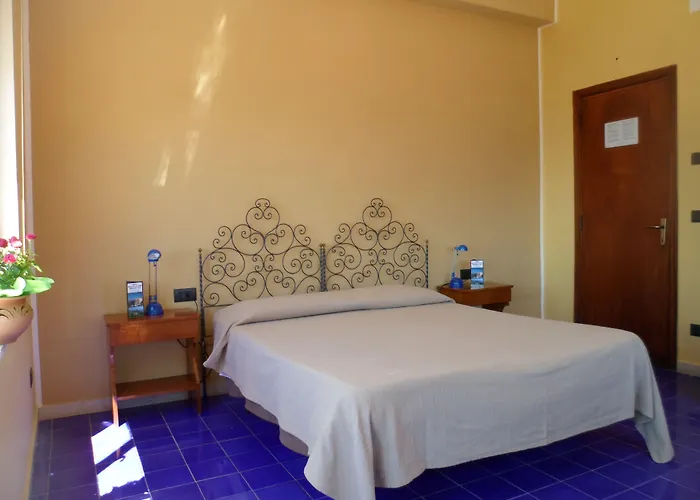 西西莉亚全景酒店 酒店