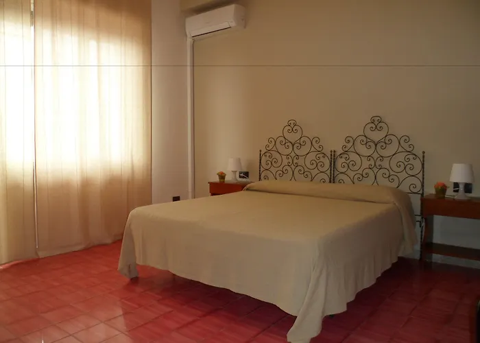 西西莉亚全景酒店