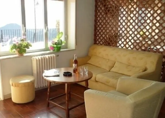 西西莉亚全景酒店 2* 卡斯泰尔莫拉