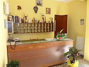 西西莉亚全景酒店 2*