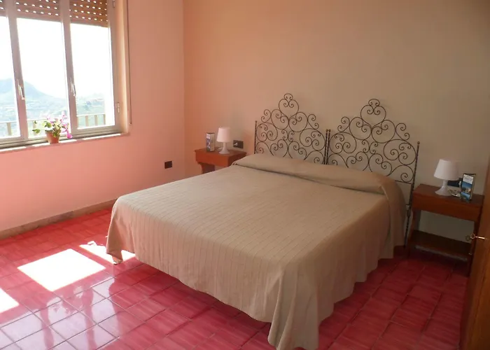 西西莉亚全景酒店 2*